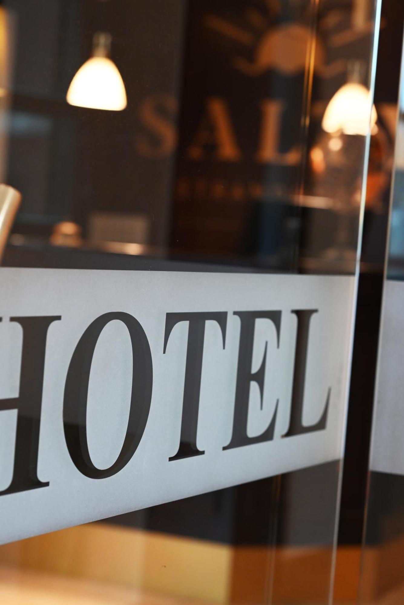 Strandhotel Salty 부숨 외부 사진