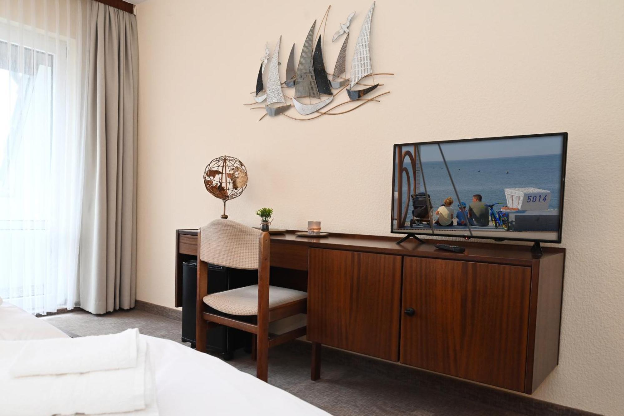 Strandhotel Salty 부숨 외부 사진