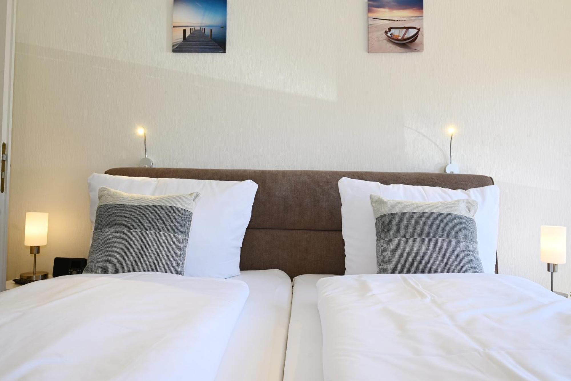 Strandhotel Salty 부숨 외부 사진
